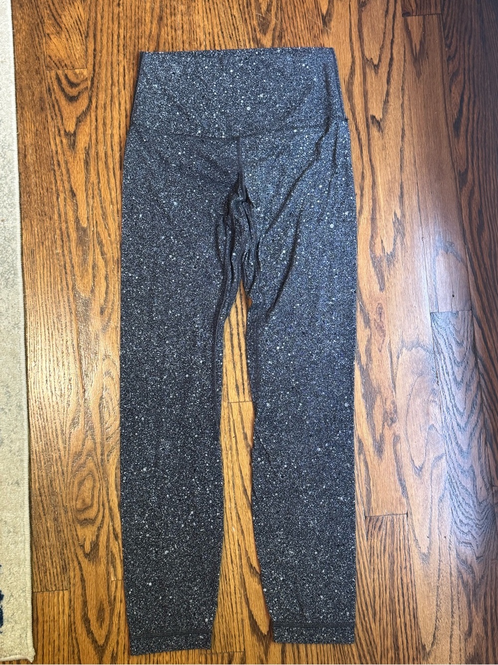 Lululemon grey white speckle leggings GUC SIZE 4